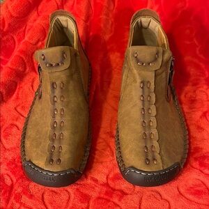 Elegant Brown Leather Loafers for Men